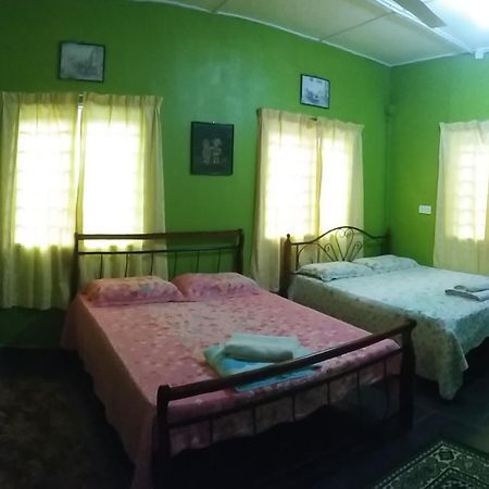 Dhia Irdina Homestay Paya Rewak Extérieur photo